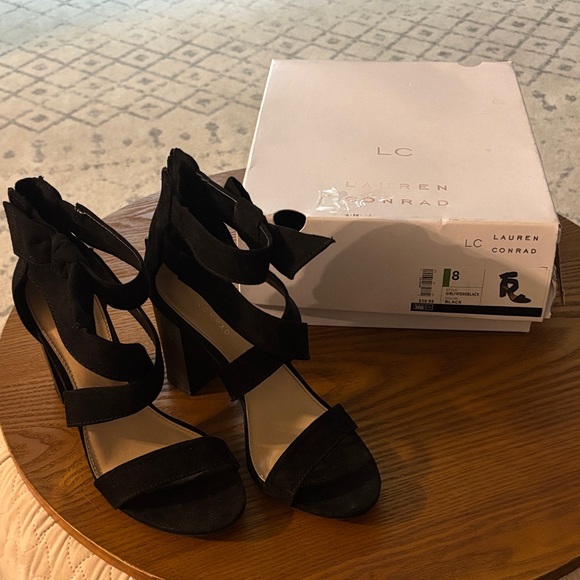 LC GIRLFRIEND BLACK HEEL WITH BOW box included size 8 - Picture 1 of 4
